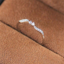Load image into Gallery viewer, New Trendy Crystal  Engagement Claws Design Hot Sale Rings For Women AAA White Zircon Cubic elegant rings Female Wedding jewerly